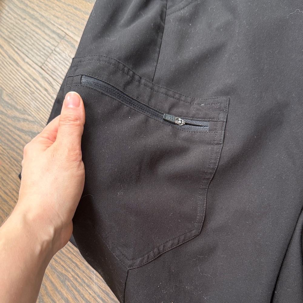 Figs pants bundle medium - Picture 4 of 4